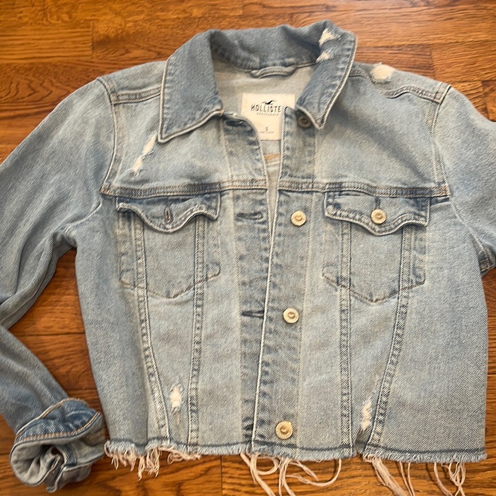 Hollister Light Wash cropped jean jacket